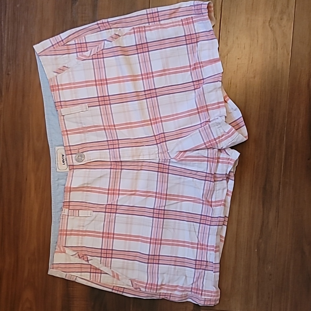 Vintage Plaid Low Rise Levi Shorts- Size 12
